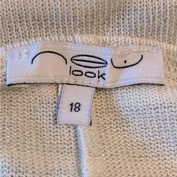 New Look sparkle striped sweater, off white & silver, 3/4 sleeves,long back 🩶🤍 - Picture 9 of 9